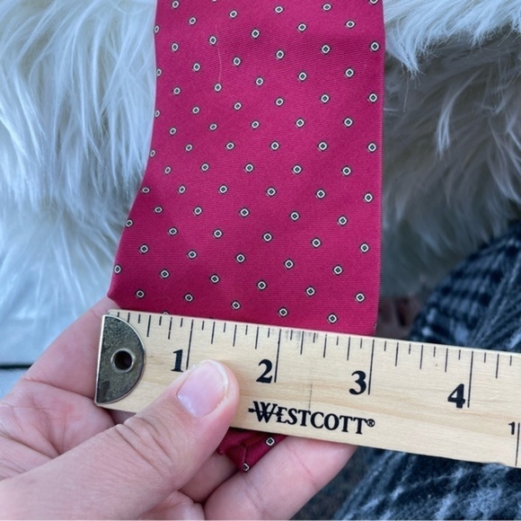 Austin Reed red dot silk tie 56” 3” width - Picture 5 of 6